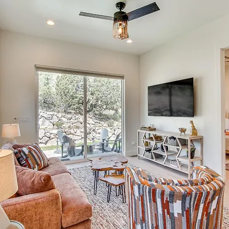 Walk To Southern Utah Campus Home With Fire Pit